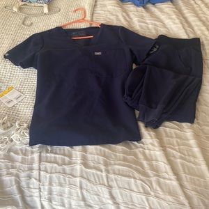 EUC fig navy set Catarina top size M with jamora jogger M